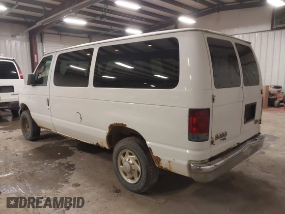 2007 Ford Econoline Passenger XL with VIN 1FBNE31LX7DA05134, listed as a IAAI auction lot 42038705 with 139,329 mi miles. Bid and sale history available at carsss.com. Image 3.