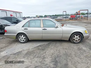1999 Mercedes-Benz S 320/430/500 z VIN WDBGA43G3XA425985, wystawiony jako IAAI lot #42376647 z przebiegiem 217 736 mil mil oraz . Historia ofert i sprzedaży dostępna na DreamBid. Obrazek 12.