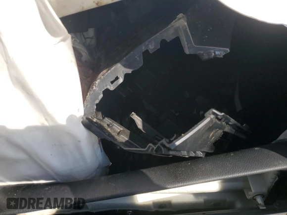 2025 Toyota Camry LE z VIN 4T1DAACK4SU046049, wystawiony jako Copart lot #42629345 z przebiegiem Nie podano mil oraz Nie do naprawy • Non repairable. Historia ofert i sprzedaży dostępna na DreamBid. Obrazek 7.