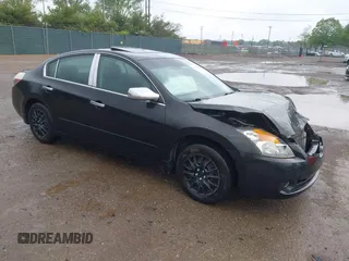 2009 Nissan Altima S z VIN 1N4AL21E39N404627, wystawiony jako IAAI lot #42306848 z przebiegiem Nie podano mil oraz . Historia ofert i sprzedaży dostępna na DreamBid. Obrazek 1.