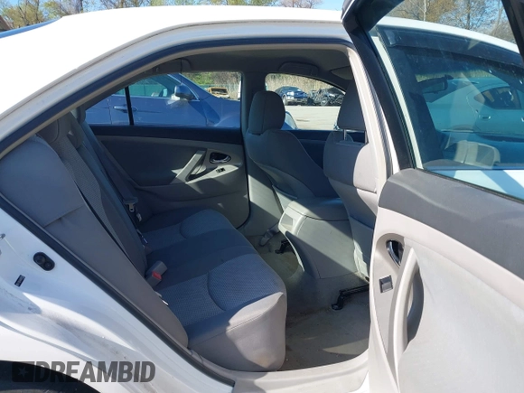 2008 Toyota Camry LE z VIN 4T1BE46K48U775136, wystawiony jako IAAI lot #41990667 z przebiegiem 214 129 mil mil oraz . Historia ofert i sprzedaży dostępna na DreamBid. Obrazek 8.