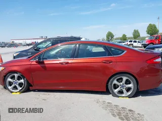 2014 Ford Fusion SE with VIN 3FA6P0HD0ER391323, listed as a IAAI auction lot 42038310 with 101,422 mi miles and . Bid and sale history available at carsss.com. Image 15.