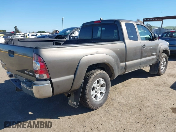 2012 Toyota Tacoma z VIN 5TFUU4EN4CX040417, wystawiony jako IAAI lot #41662802 z przebiegiem 221 186 mil mil oraz . Historia ofert i sprzedaży dostępna na DreamBid. Obrazek 4.