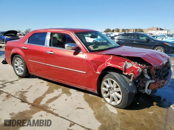 2008 Chrysler 300 z VIN 2C3LA33G38H115921, wystawiony jako Copart lot #49337435 z przebiegiem 203 198 mil mil oraz Szkoda całkowita • Salvage title. Historia ofert i sprzedaży dostępna na DreamBid. Obrazek 4.