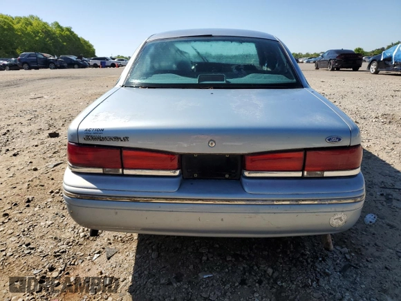 1997 Ford Crown Victoria LX z VIN 2FALP74W1VX218463, wystawiony jako Copart lot #52851045 z przebiegiem 236 098 mil mil oraz Szkoda całkowita • Salvage title. Historia ofert i sprzedaży dostępna na DreamBid. Obrazek 6.