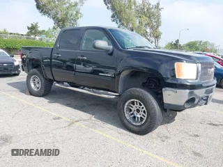 2007 GMC Sierra 1500 SLE1 z VIN 2GTEC13J571501651, wystawiony jako IAAI lot #42278750 z przebiegiem 147 627 mil mil oraz . Historia ofert i sprzedaży dostępna na DreamBid. Obrazek 1.