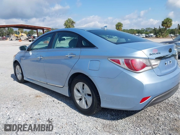 2013 Hyundai Sonata with VIN KMHEC4A40DA088095, listed as a IAAI auction lot 42195960 with 195,031 mi miles and . Bid and sale history available at carsss.com. Image 3.