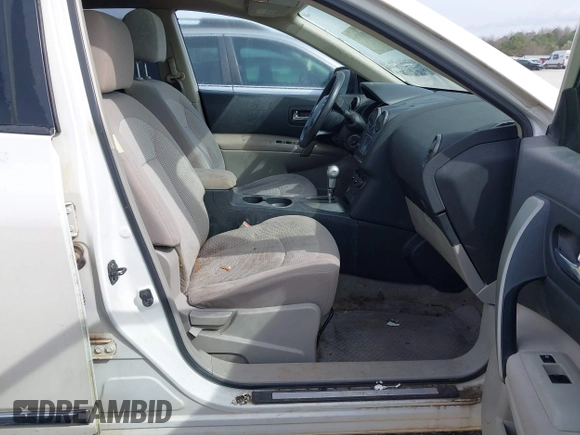 2011 Nissan Rogue SV with VIN JN8AS5MT8BW155447, listed as a IAAI auction lot 41810795 with 173,874 mi miles. Bid and sale history available at carsss.com. Image 5.