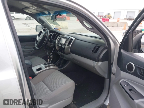 2014 Toyota Tacoma PreRunner with VIN 5TFJU4GN7EX058283, listed as a IAAI auction lot 41797328 with 101,811 mi miles. Bid and sale history available at carsss.com. Image 5.