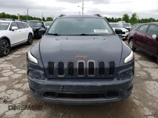 2016 Jeep Cherokee Latitude with VIN 1C4PJMCB2GW250413, listed as a Copart auction lot 59490355 with 122,332 mi miles and Clean title. Bid and sale history available at DreamBid. Image 5.