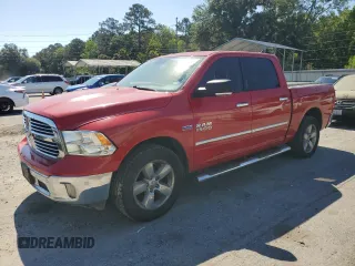 2017 Ram 1500 Lone Star Silver z VIN 1C6RR6LT0HS616276, wystawiony jako Copart lot #55115425 z przebiegiem 153 845 mil mil oraz Czysty tytuł • Clean title. Historia ofert i sprzedaży dostępna na DreamBid. Obrazek 1.