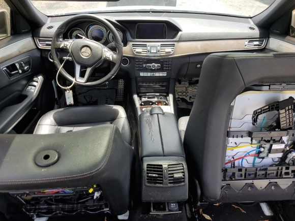 2014 Mercedes-Benz E 350 Sport with VIN WDDHF5KB0EB059922, listed as a Copart auction lot 60496045 with Not provided miles and Salvage title. Bid and sale history available at DreamBid. Image 8.
