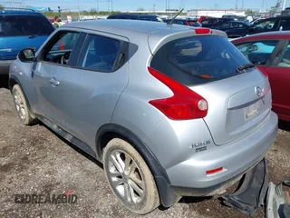 2014 Nissan Juke SL with VIN JN8AF5MVXET358643, listed as a IAAI auction lot 41990136 with 1 mi miles. Bid and sale history available at carsss.com. Image 3.