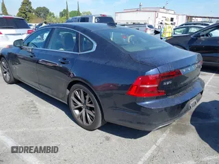 2017 Volvo S90 Momentum z VIN YV1102AK0H1012018, wystawiony jako IAAI lot #42014173 z przebiegiem 155 159 mil mil oraz . Historia ofert i sprzedaży dostępna na DreamBid. Obrazek 3.
