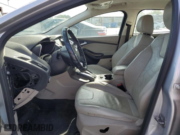 2013 Ford Focus Electric z VIN 1FADP3R45DL353574, wystawiony jako Copart lot #68591674 z przebiegiem 83 353 mil mil oraz Tytuł czysty. Historia ofert i sprzedaży dostępna na DreamBid. Obrazek 7.