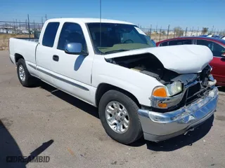 2000 GMC Sierra 1500 SLE with VIN 2GTEC19V0Y1143564, listed as a IAAI auction lot 41839246 with 203,433 mi miles. Bid and sale history available at carsss.com. Image 1.