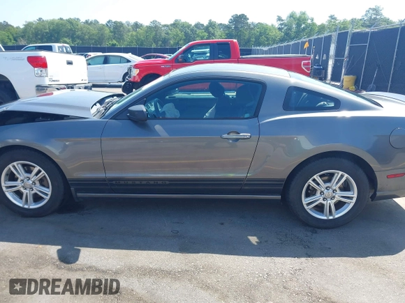 2013 Ford Mustang V6 with VIN 1ZVBP8AM5D5225864, listed as a IAAI auction lot 42167957 with 113,958 mi miles and . Bid and sale history available at DreamBid. Image 14.