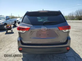 2018 Toyota Highlander SE z VIN 5TDJZRFH0JS529815, wystawiony jako Copart lot #52174645 z przebiegiem 61 338 mil mil oraz Szkoda całkowita • Salvage title. Historia ofert i sprzedaży dostępna na DreamBid. Obrazek 6.