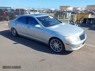 2007 Mercedes-Benz S-Class 5.5L V8 with VIN WDDNG71XX7A039369, listed as a IAAI auction lot 41721977 with 132,376 mi miles. Bid and sale history available at carsss.com. Image 1.