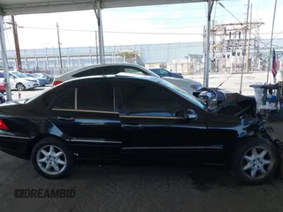 2004 Mercedes-Benz C 320 z VIN WDBRF64JX4F522423, wystawiony jako IAAI lot #42287731 z przebiegiem Nie podano mil oraz . Historia ofert i sprzedaży dostępna na DreamBid. Obrazek 12.