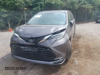 2021 Toyota Sienna XLE with VIN 5TDYSKFC9MS014413, listed as a IAAI auction lot 42449852 with 111,712 mi miles and . Bid and sale history available at DreamBid. Image 6.
