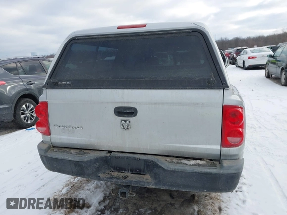 2006 Dodge Dakota ST with VIN 1D7HE28K56S636387, listed as a IAAI auction lot 41305723 with 104,821 mi miles and . Bid and sale history available at carsss.com. Image 16.