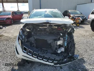2019 Jeep Compass Altitude with VIN 3C4NJCBB7KT676938, listed as a Copart auction lot 55511795 with 17,676 mi miles and Non repairable. Bid and sale history available at DreamBid. Image 5.