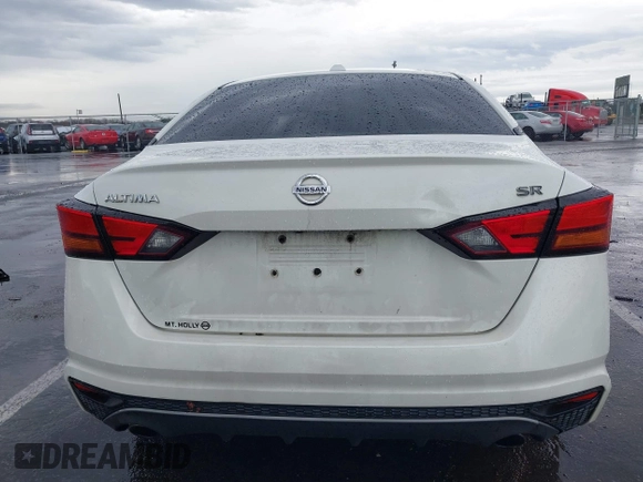 2019 Nissan Altima SR with VIN 1N4BL4CV4KN319945, listed as a IAAI auction lot 41953274 with 131,402 mi miles and . Bid and sale history available at carsss.com. Image 16.