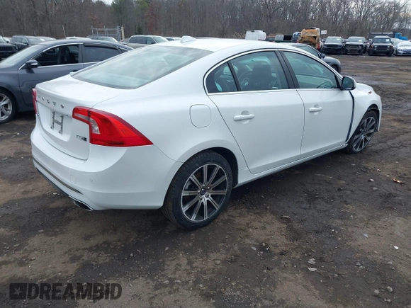 2017 Volvo S60 Inscription z VIN LYV402TK3HB196430, wystawiony jako IAAI lot #41301147 z przebiegiem 20 188 mil mil oraz . Historia ofert i sprzedaży dostępna na DreamBid. Obrazek 4.