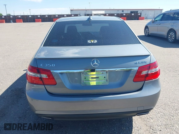 2011 Mercedes-Benz E 350 Luxury with VIN WDDHF8HBXBA470125, listed as a IAAI auction lot 42457264 with 329,915 mi miles and . Bid and sale history available at DreamBid. Image 16.