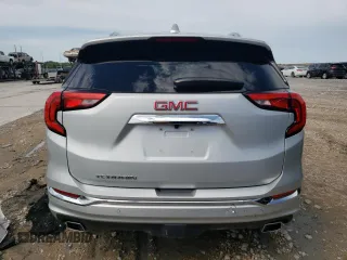 2018 GMC Terrain Denali z VIN 3GKALSEXXJL288082, wystawiony jako Copart lot #61041215 z przebiegiem 69 435 mil mil oraz Szkoda całkowita • Salvage title. Historia ofert i sprzedaży dostępna na DreamBid. Obrazek 6.