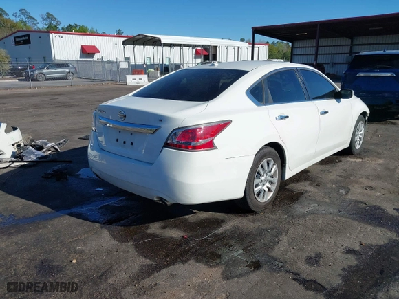 2015 Nissan Altima 2.5 with VIN 1N4AL3AP5FN879361, listed as a IAAI auction lot 41840092 with 205,415 mi miles. Bid and sale history available at carsss.com. Image 4.