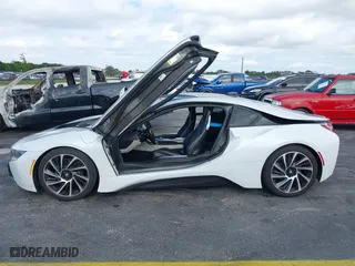 2015 BMW i8 with VIN WBY2Z2C51FV392661, listed as a IAAI auction lot 38409147 with 79,082 mi miles. Bid and sale history available at carsss.com. Image 14.