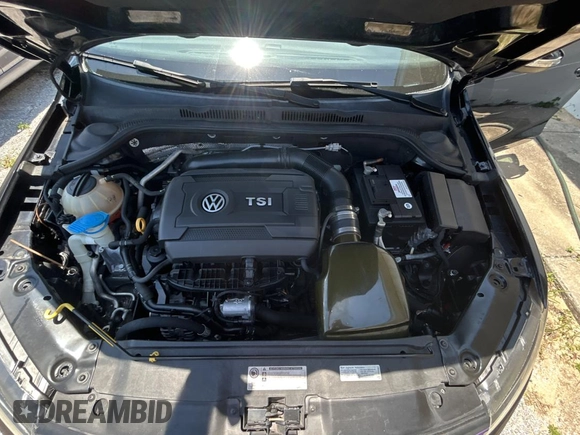 2017 Volkswagen Jetta GLI z VIN 3VW5T7AJ9HM330125, wystawiony jako Copart lot #57632155 z przebiegiem 103 949 mil mil oraz Czysty tytuł • Clean title. Historia ofert i sprzedaży dostępna na DreamBid. Obrazek 7.