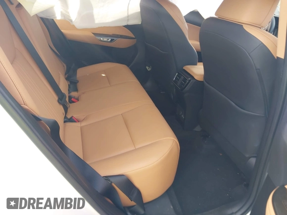 2024 Lexus NX 350 Premium z VIN JTJGGCEZ5R5008594, wystawiony jako IAAI lot #41643849 z przebiegiem 13 519 mil mil oraz . Historia ofert i sprzedaży dostępna na DreamBid. Obrazek 8.
