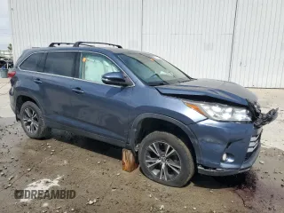 2019 Toyota Highlander LE z VIN 5TDBZRFH3KS960817, wystawiony jako Copart lot #52377955 z przebiegiem 95 348 mil mil oraz Szkoda całkowita • Salvage title. Historia ofert i sprzedaży dostępna na DreamBid. Obrazek 4.