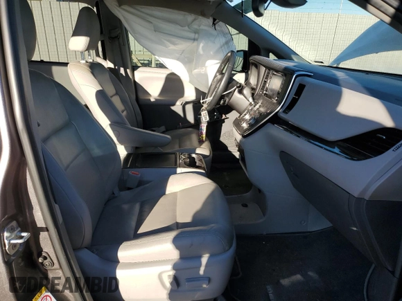 2019 Toyota Sienna XLE Auto Access Seat with VIN 5TDYZ3DC1KS019056, listed as a Copart auction lot 47094125 with 64,746 mi miles and Salvage Title. Bid and sale history available at carsss.com. Image 7.