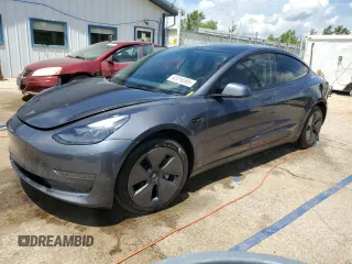 2023 Tesla Model 3 z VIN 5YJ3E1EA4PF614129, wystawiony jako Copart lot #62019385 z przebiegiem 23 218 mil mil oraz Szkoda całkowita • Salvage title. Historia ofert i sprzedaży dostępna na DreamBid. Obrazek 1.