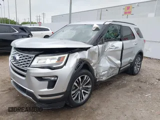 2018 Ford Explorer Platinum with VIN 1FM5K8HT2JGA66681, listed as a IAAI auction lot 41932370 with 61,049 mi miles. Bid and sale history available at carsss.com. Image 19.