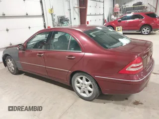 2004 Mercedes-Benz C 240 z VIN WDBRF81J64F502864, wystawiony jako IAAI lot #41733100 z przebiegiem 122 817 mil mil oraz . Historia ofert i sprzedaży dostępna na DreamBid. Obrazek 3.