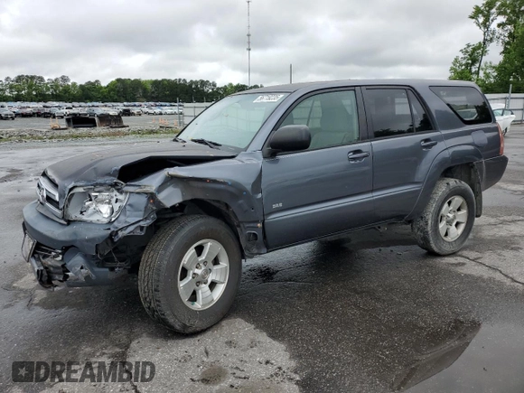 2005 Toyota 4Runner SR5 z VIN JTEZU14R358039213, wystawiony jako Copart lot #56719235 z przebiegiem 165 757 mil mil oraz Szkoda całkowita • Salvage title. Historia ofert i sprzedaży dostępna na DreamBid. Obrazek 1.