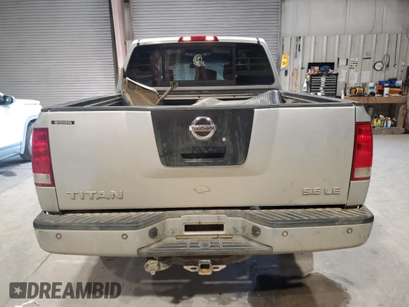 2007 Nissan Titan SE z VIN 1N6BA07B87N226908, wystawiony jako Copart lot #86951184 z przebiegiem 233 741 mil mil oraz Szkoda całkowita • Salvage title. Historia ofert i sprzedaży dostępna na DreamBid. Obrazek 6.