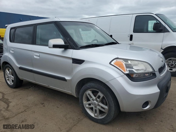 2010 Kia Soul ! with VIN KNDJT2A23A7104451, listed as a Copart auction lot 51343295 with 212,685 mi miles and Clean Title. Bid and sale history available at carsss.com. Image 4.