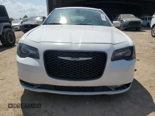 2017 Chrysler 300 S with VIN 2C3CCABG3HH564984, listed as a Copart auction lot 71400614 with 85,902 mi miles and Salvage Title. Bid and sale history available at DreamBid. Image 5.