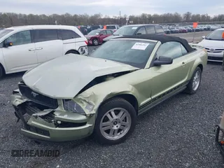 2005 Ford Mustang Deluxe with VIN 1ZVFT84N755231944, listed as a IAAI auction lot 41986281 with 235,544 mi miles. Bid and sale history available at carsss.com. Image 17.