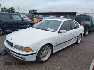 2000 BMW 5 Series 528i z VIN WBADM6341YGU07316, wystawiony jako IAAI lot #42436386 z przebiegiem Nie podano mil oraz . Historia ofert i sprzedaży dostępna na DreamBid. Obrazek 2.