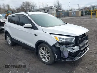 2018 Ford Escape SE z VIN 1FMCU9GD5JUC25213, wystawiony jako IAAI lot #41948385 z przebiegiem 68 431 mil mil oraz . Historia ofert i sprzedaży dostępna na DreamBid. Obrazek 1.