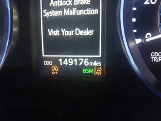 2017 Toyota Highlander XLE with VIN 5TDKZRFH2HS517308, listed as a IAAI auction lot 42170331 with 149,176 mi miles and . Bid and sale history available at DreamBid. Image 7.