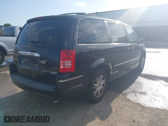 2010 Chrysler Town & Country Touring z VIN 2A4RR5D11AR281580, wystawiony jako IAAI lot #42149338 z przebiegiem 184 285 mil mil oraz . Historia ofert i sprzedaży dostępna na DreamBid. Obrazek 4.