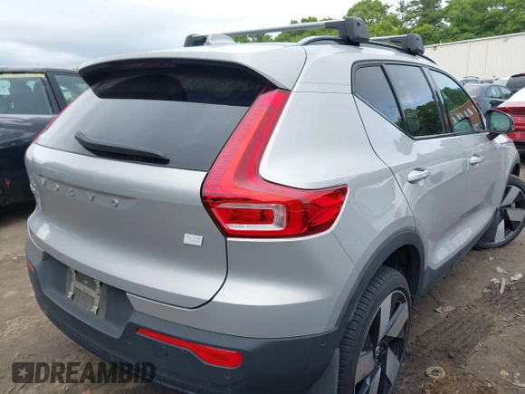 2023 Volvo XC40 Ultimate with VIN YV4ED3UM1P2058851, listed as a IAAI auction lot 42525409 with 11,626 mi miles and . Bid and sale history available at DreamBid. Image 4.